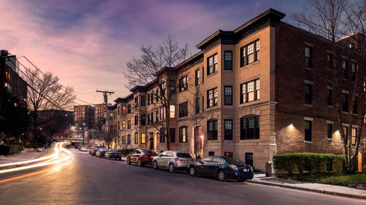 A Stylish Stay W/ A Queen Bed, Heated Floors.. #37 Brookline Exteriér fotografie